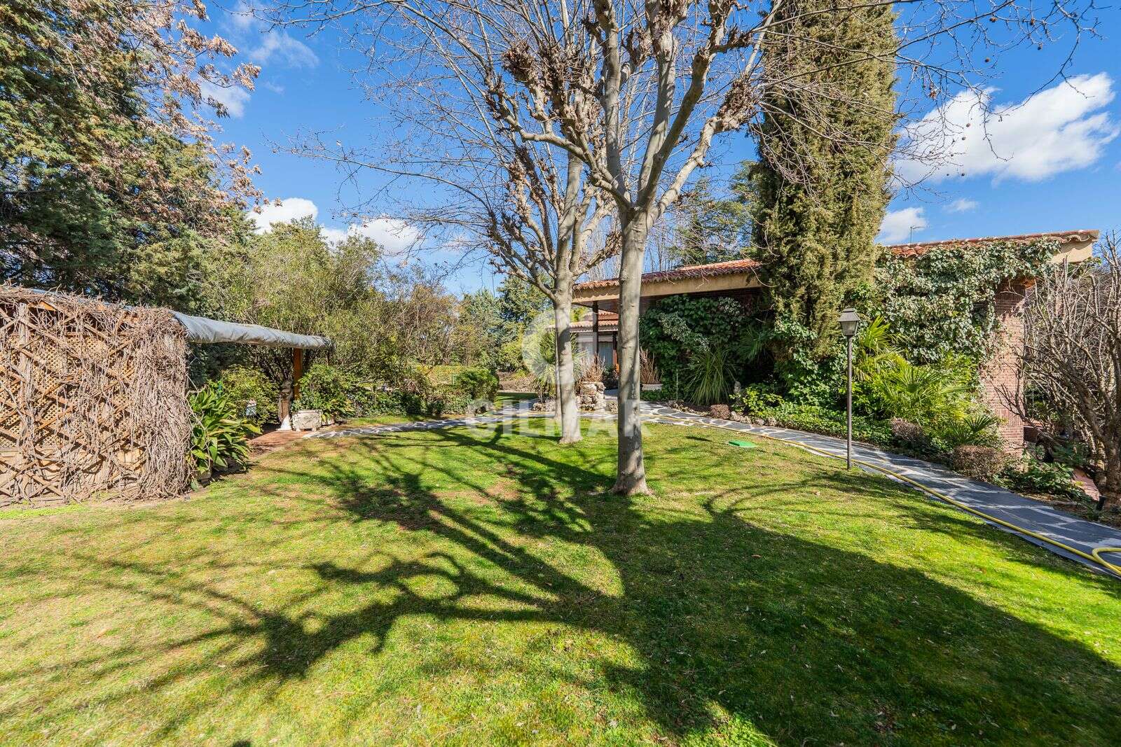 Chalet Independiente en venta en Valdemarín – Madrid